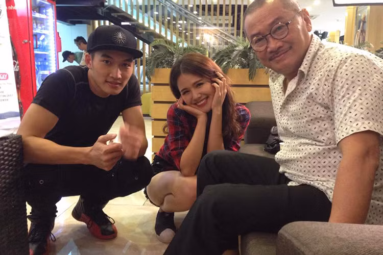 Nghệ sĩ Trần Đức chia sẻ loạt ảnh hậu trường phim “Ghét thì yêu thôi” là một trong những tin tức sao Việt trong ngày 11/9.