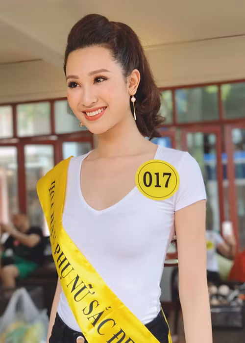 Thứ trưởng Vương Duy Biên cho biết, Cục Nghệ thuật Biểu diễn sẽ có chỉ đạo để Sở VH-TT nơi Phạm Anh Thư đăng ký hộ khẩu thường trú có biện pháp xử phạt theo quy định.