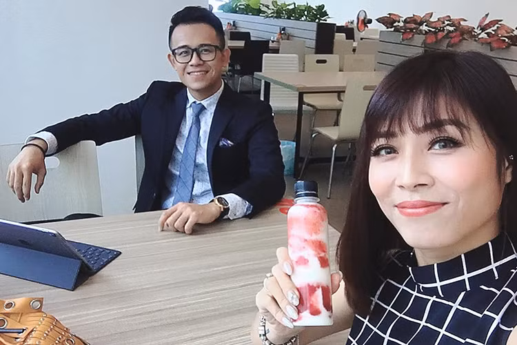 MC Hoàng Linh khoe được đồng nghiệp - MC Đức Bảo mời bữa sáng.