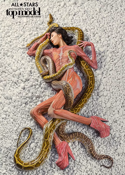 Ở tập 5, “Thánh đơ” Cao Ngân chứng tỏ rằng cô không sợ bất cứ một cái gì kể cả ma và trăn. Khi vượt qua các thử thách của chương trình, chân dài trở thành thủ lĩnh nhà chung.