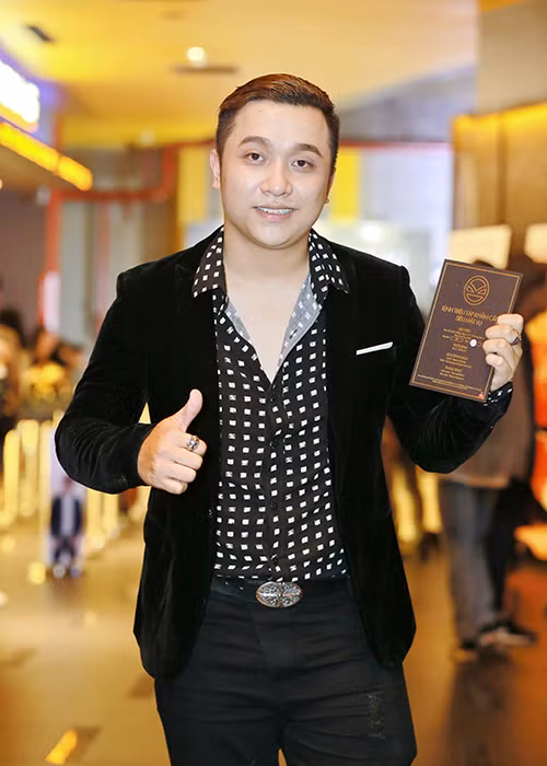 Yanbi tham dự buổi ra mắt phim “Kingsman: Tổ chức hoàng kim” tại Hà Nội.