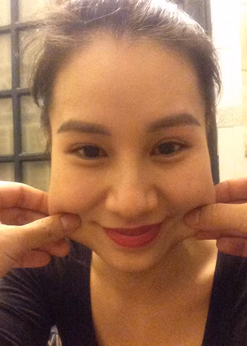 “Yếu đuối nhỉ ? Sến nhỉ? Kệ! Ai nói gì thì nói. Gồng đủ rồi. Mấy khi được sến đâu. Mà đã yêu thì được phép sến. Thật là được”, top 3 Vietnam Idol 2014 viết.