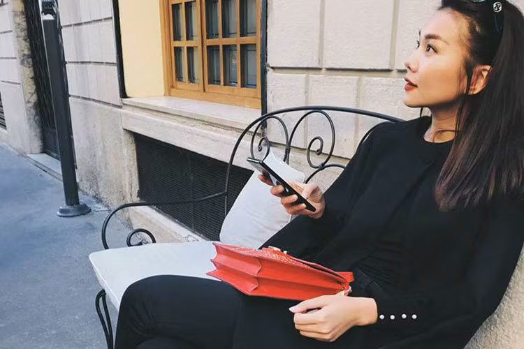 Sao Việt Thanh Hằng vừa đặt chân đến Milan đã vội vã đi thử đồ để xuất hiện chỉn chu nhất tại tuần lễ thời trang.