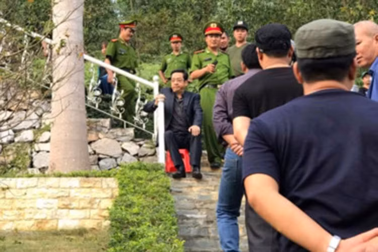 Một số hình ảnh hậu trường "Người phán xử" khác mà nữ diễn viên chia sẻ: