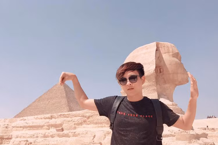 Hồ Quang Hiếu tạo dáng nhí nhảnh tại Ai Cập là những tin tức sao Việt trong ngày 6/9.