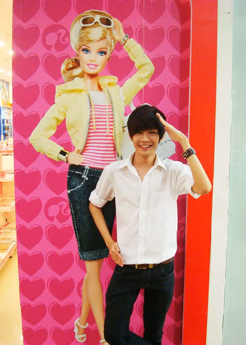 Hiện tại, Đào Bá Lộc sở hữu bộ sưu tập gồm những cô búp bê xinh đẹp, bắt mắt.