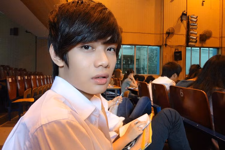 Sau khi tốt nghiệp cấp 3, Đào Bá Lộc học khoa thiết kế thời trang tại một trường đại học ở TP HCM.