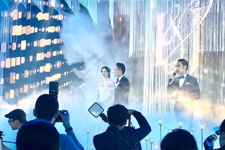 Con gái Thủy Hương tên Cẩm Ly, không hoạt động nghệ thuật và lên xe hoa cách đây không lâu. Ảnh: Facebook Đàm Lưu Ly