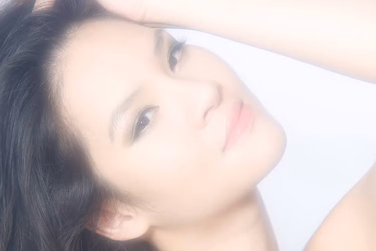 Cẩm Ly thừa hưởng rất nhiều nét đẹp từ người mẹ nổi tiếng của mình. Cô sở hữu đôi mắt biết nói, gương mặt thanh tú. Ảnh: Facebook Thủy Hương