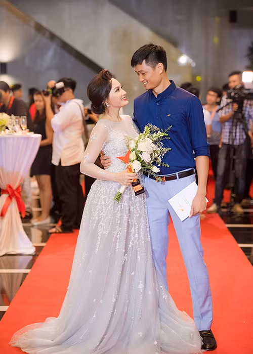 Đoạt giải Nữ diễn viên ấn tượng cho vai diễn Minh Vân phim Sống chung với mẹ chồng, Bảo Thanh không giấu được niềm hạnh phúc.