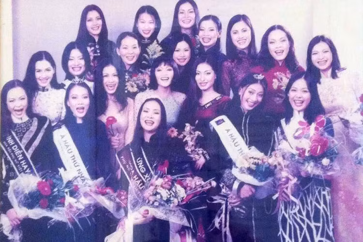 Dương Yến Ngọc đăng ảnh dàn người đẹp tại cuộc thi Hoa hậu của báo Thế giới phụ nữ. Trong cuộc thi này, Dương Yến Ngọc giành danh hiệu Á hậu 1, Ngô Thanh Vân đoạt giải Á hậu 2.