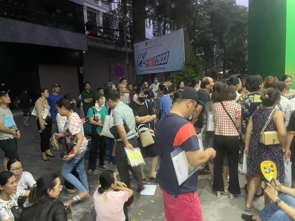 TS Lê Thống Nhất: Thu phí giữ chỗ vào lớp 10 để “lọc ảo” TS Le Thong Nhat: Thu phi giu cho vao lop 10 de “loc ao”