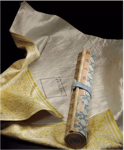 Hiện trên thế giới có 22 bức tranh rồng của Trần Dung còn được lưu giữ, 11 bức ở Trung Quốc đại lục và Đài Loan, 11 bức ở các nước khác. Trong đó, tranh Cửu long đồ được lưu giữ ở Bảo tàng Mỹ thuật Boston, Mỹ.