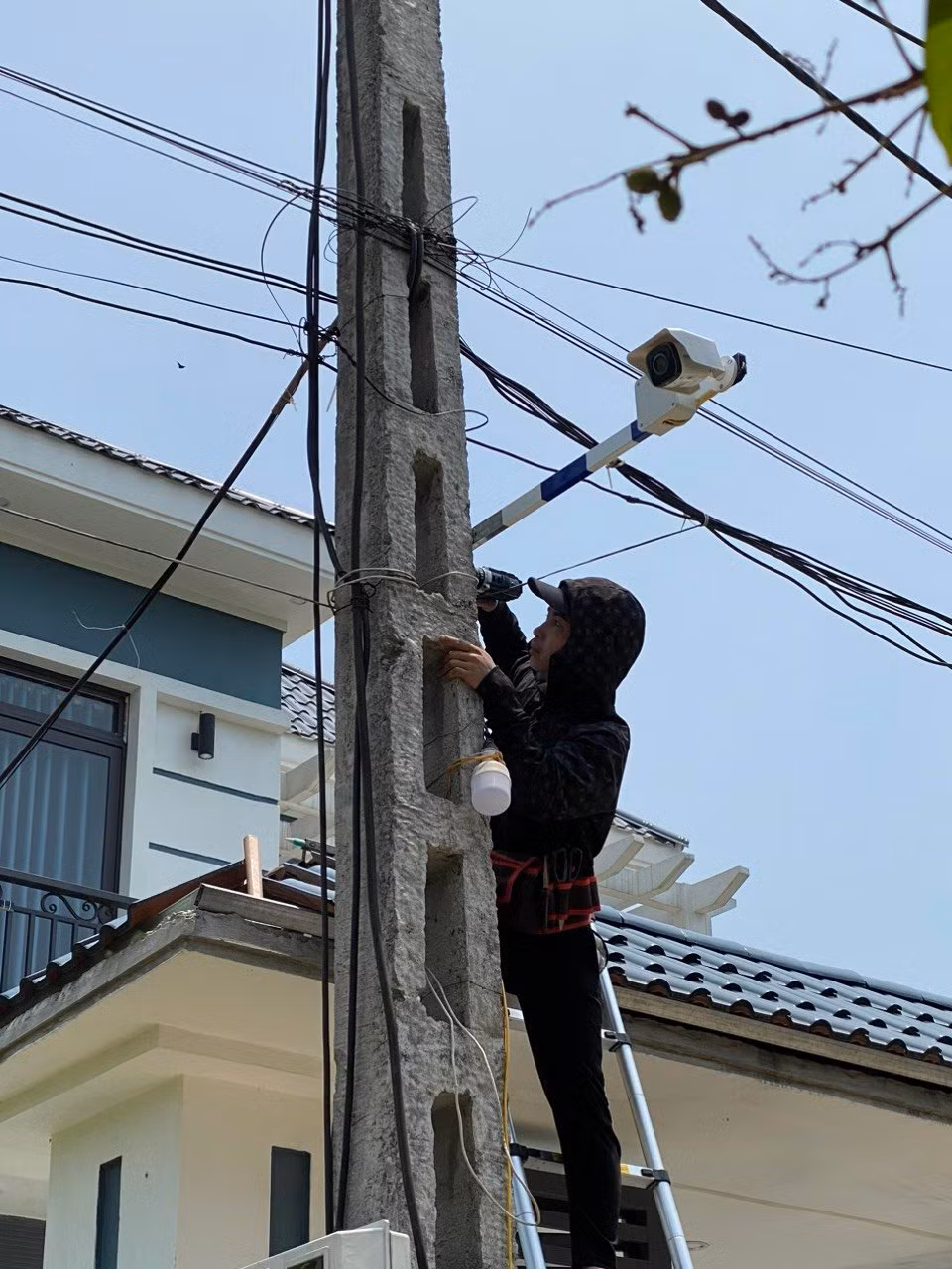 Bi thu thon Tran Quang Huy: “Ho bien” duong co hoa, nha co so-Hinh-3