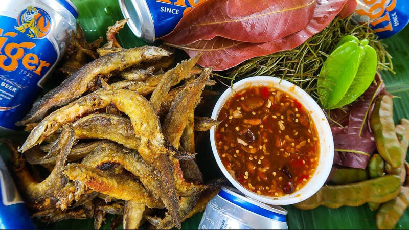 Đặc biệt, theo y học hiện đại, trong cá chạch có chứa lysine - là một thành phần thiết yếu để hình thành tinh trùng. Vì vậy, cá chạch là món ăn đặc biệt tốt cho nam giới vì giúp thúc đẩy sự hình thành số lượng và cải thiện chất lượng tinh trùng.