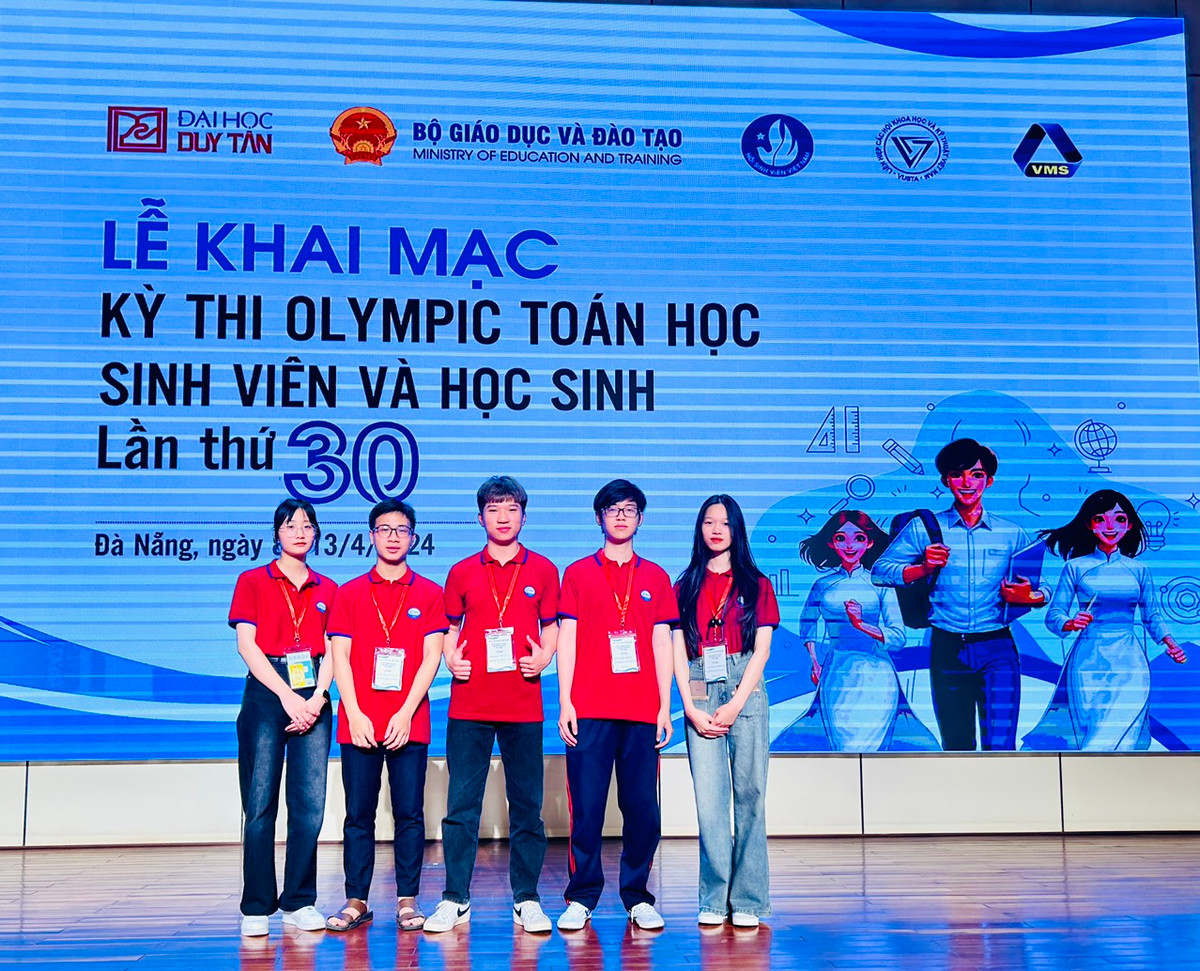Khai mac Olympic Toan hoc sinh vien: Tang ky luc thi sinh du thi-Hinh-3