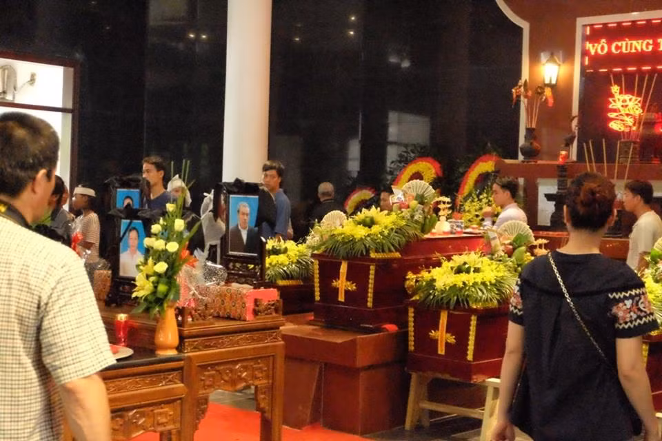 Quan long dam tang tap the 5 nguoi chet chay o Ha Noi-Hinh-2