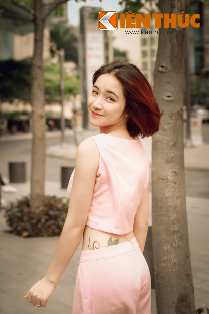 Tuy nhiên, sau lùm xùm ấy, Hòa Minzy dường như im hơi lặng tiếng trước "cơn bão" dư luận. Hòa Minzy vẫn bình thản và xem như chưa hề có chuyện gì xảy ra. Hòa Minzy chọn cách không biện minh trước những luồng dư luận về mối quan hệ của mình với Công Phượng.