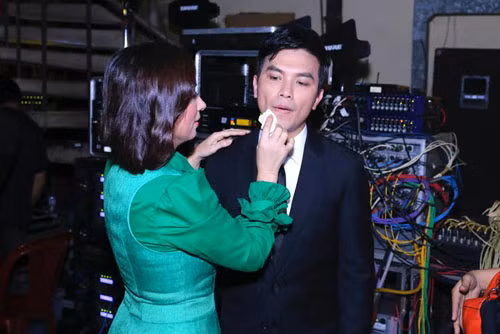 Khan gia rung tim khi nghe Manh Quynh hat-Hinh-3