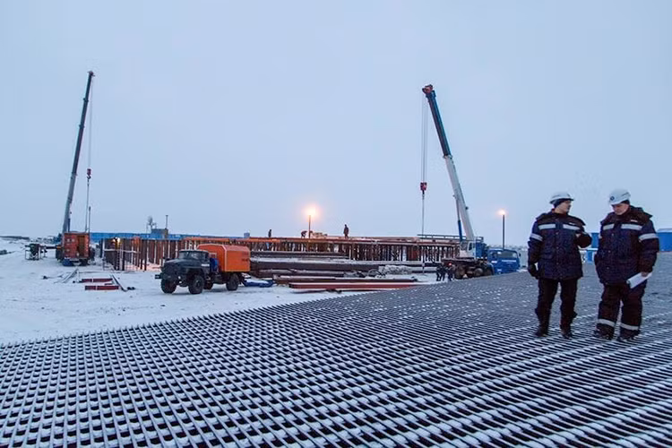 Toàn bộ khu liên hợp căn cứ quân sự này của Nga có tên là "The Shamrock", cơ sở hạ tầng chính của căn cứ quân sự này cơ bản đã được hoàn tất và sẵn sàng đưa vào hoạt động.