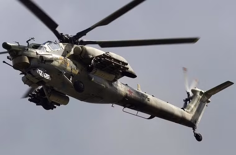 Mil Mi-28 (định danh NATO Havoc) được Liên Xô phát triển từ đầu những năm 1980, với thiết kế chính là thực hiện các nhiệm vụ hỗ trợ hỏa lực trên không cho lực lượng bộ binh, tiêu diệt lực lượng tăng thiết giáp hay cơ giới hay không chiến với trực thăng vũ trang của đối phương.