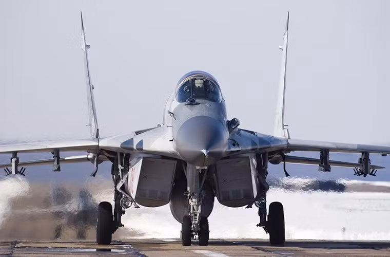 Chính điều này đã khiến MiG-29SMT được đánh giá là dòng máy bay chiến đấu đa năng thế hệ 4.5 và chỉ thua kém so với MiG-35 trong gia đình máy bay chiến đấu do Cục thiết kế Mikoyan phát triển.