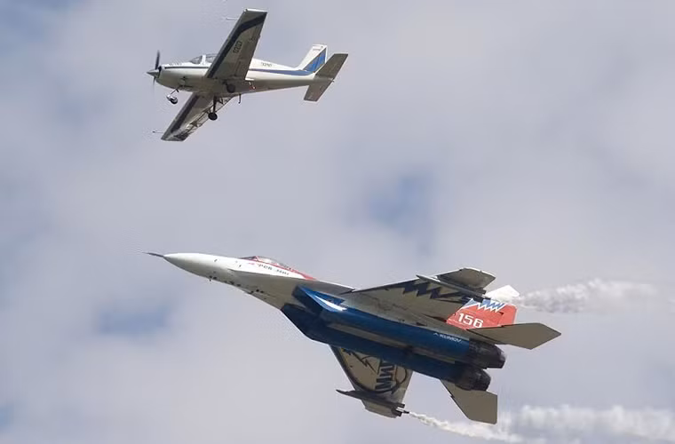 Dòng tiêm kích thành công tiếp theo của MiG sau MiG-21 có thể kể tới là MiG-29 - mẫu máy bay chiến đấu tốn nhiều giấy mực nhất của giới chuyên gia phân tích quân sự. Với số lượng được sản xuất lên tới hơn 1.600 chiếc và vẫn hoạt động tại hơn 29 quốc gia trên toàn thế giới cho tới thời điểm hiện tại.