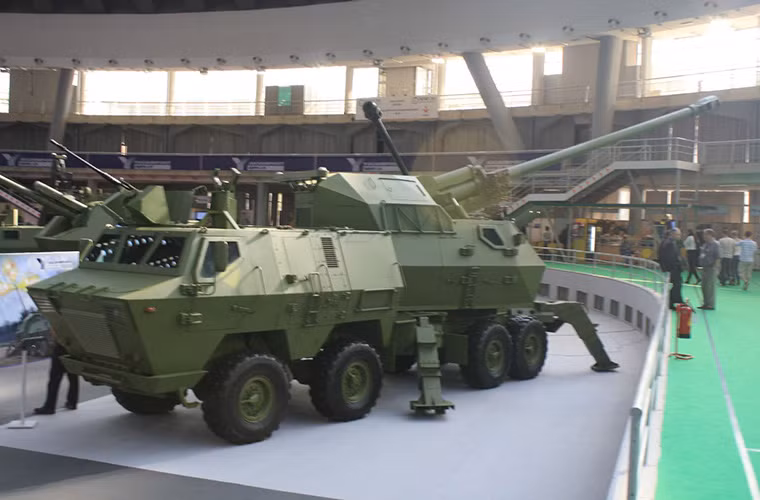 Tiếp theo trong bảng xếp hạng của MT là pháo tự hành Nora B-52 do Serbia phát triển nhằm thay thế cho các loại pháo đã lỗi thời đang có trong biên chế Quân đội Serbia. 12 hai hệ thống pháo tự hành Nora B-52 đầu tiên được chuyển giao cho Quân đội Serbia vào năm 2007, ngoài ra nó còn được xuất khẩu cho các quốc gia như Bangladesh, Myanmar và Kenya.