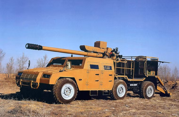 Một trong những mẫu pháo tự hành bánh lốp thành công của Trung Quốc cho thị trường xuất khẩu là SH-1 155mm. Được giới thiệu lần đầu tiên vào năm 2007 nhưng SH-1 đã nhanh chóng tìm được những khách hàng đầu tiên của mình khi dành được hợp đồng xuất khẩu sang Pakistan và Myanmar.