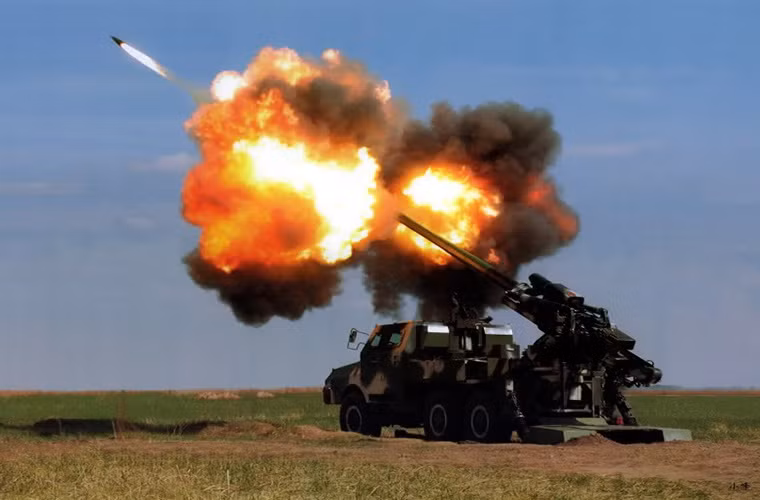 SH-1 được Tập đoàn công nghiệp quốc phòng Norinco của Trung Quốc phát triển. Tuy nhiên nó không được đưa vào trang bị cho Quân đội Trung Quốc và chỉ sử dụng đạn pháo 155mm theo tiêu chuẩn NATO. Theo giới thiệu của Norinco, SH-1 có tầm bắn tối đa với đạn tăng tầm lên tới 53km và có thể sử dụng các loại đạn pháo dẫn đường chính xác do Trung Quốc phát triển.