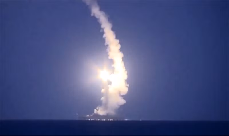 Chuyen gia My nguong mo ten lua hanh trinh Nga danh IS