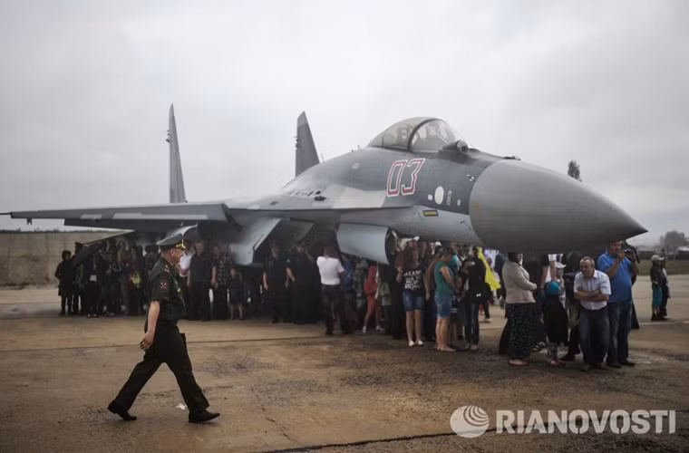 Thương vụ Su-35 giữa Nga và Trung Quốc là một trong những hợp đồng quốc phòng tốn nhiều giấy mực nhất của giới truyền thông giữa hai nước. Khi cả Moscow hay Bắc Kinh đều muốn bảo vệ lợi ích của mình trong hợp đồng này.