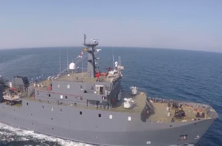 Theo đó, tàu hậu cần GY820 có lượng giãn nước tối đa lên tới 3.500 tấn.