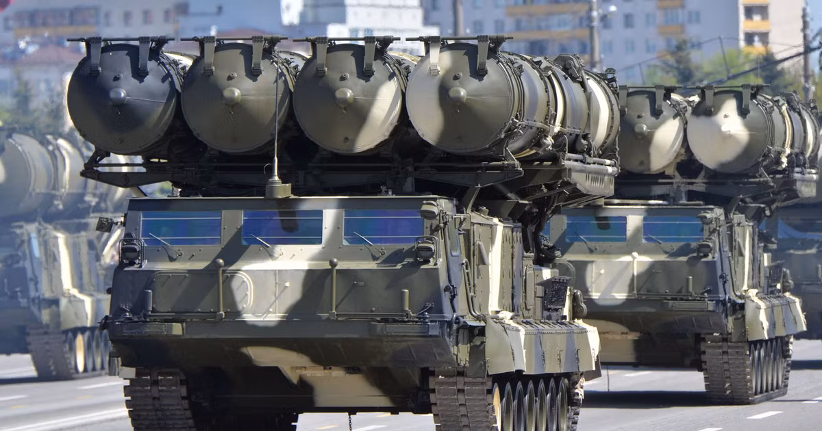 Iran đã chắc chăn sở hữu các tổ hợp tên lửa phòng không tầm xa S-300 từ Nga.