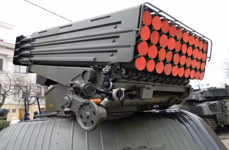 Tornado-G được đánh giá có khả năng cơ động khá cao khi nó có thể triển khai tổ hợp tấn công vào mục tiêu và di chuyển đến vị trị an toàn trước cả khi đối phương nhận thấy được sự xuất của tổ hợp pháo phản lực phóng loạt này.