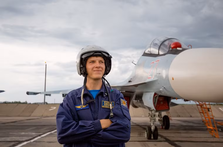 Dù luôn trong trạng thái làm việc cao độ nhưng phi công Nga vẫn luôn giữ được vẻ vui tươi của mình.