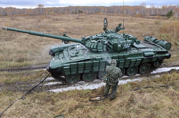 Do điều kiện thời tiết khắc nghiệt của nước Nga nhất là vào mùa đông nên đa phần các phương tiện quân sự của nước này đều có khả năng chống đóng băng.