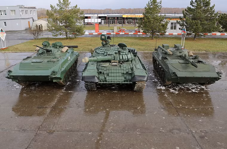 Muc kich thu nghiem xe tang T-72 sau dai tu