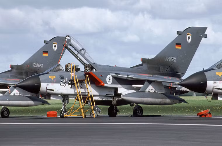 Kham pha tau chien Duc ho tro danh phien quan IS