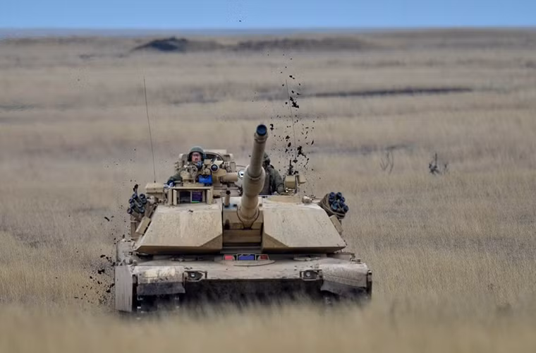 Xe tăng chiến đấu chủ lực M1 Abrams của Lực lượng Lính thủy Đánh bộ Mỹ trong đợt tập trận tại Romania.