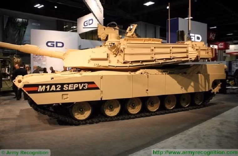 Trong khi đó hệ thống vũ khí mới của M1A2 SEPV3 sẽ bao gồm trạm vũ khí tự động CROWS gắn súng 12,7mm hoặc 7,62mm có khả năng điều khiển từ xa. Ngoài ra, đạn pháo 120mm dành cho M1A2 SEPV3 sẽ được thay đổi đáng kể khi nó chỉ dụng một số loại đạn pháo đa năng mới như AMP và đạn chống tăng xuyên giáp thế hệ thứ 5 M829E4.