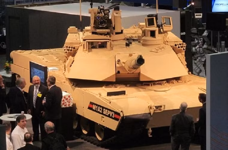 Bên cạnh đó, M1A2 SEPV3 còn được nâng cấp hệ thống truyền tải Ammunition DataLink (ADL), cải tiến thiết bị quan sát hồng ngoại FLIR và nâng cấp hệ thống vũ khí tự động điều khiển từ xa được đặt trên tháp pháo CROWS.