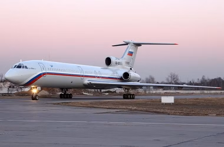 Không chỉ thành công với các loại máy bay phục vụ cho mục đích quân sự, Cục thiết kế Tupolev còn là tên tuổi lớn trong ngành hàng không dân dụng Liên Xô hay Nga cũng như trên thế giới. Với hàng loạt mẫu máy bay chở khách thương mại như Tu-104, Tu-114, Tu-124, Tu-134 và Tu-154, nổi bật nhất trong số đó là dòng máy bay chở khách siêu thanh đầu tiên trên thế giới Tu-144.