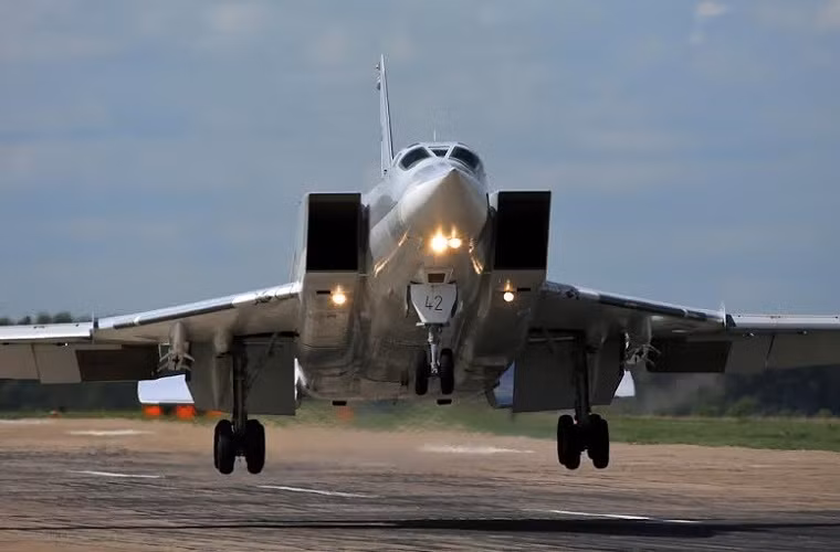 Đây là cơ hội giúp Tupolev tái cơ cấu lại nhằm tập trung hơn cho chương trình phát triển PAK DA cũng như phát triển các dòng máy bay chở khách thương mại chủ yếu là các biến thể nâng cấp của Tu-204 hay Tu-154.