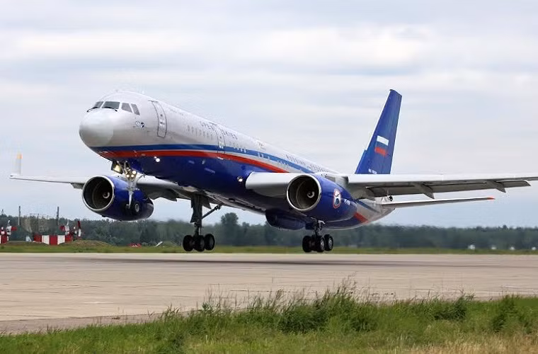 Trong ảnh là một chiếc Tu-214ON - biến thể máy bay chở khách đặc biệt được chế tạo dành cho Không quân Nga.