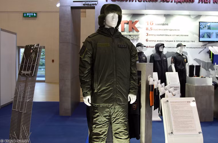 Một mẫu quân phục mùa đông dành cho các đơn vị đặc nhiệm của Bộ Nội vụ Nga.