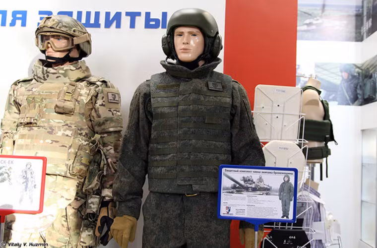 6B48 - bộ trang bị tiêu chuẩn một binh sĩ tăng thiết giáp Nga.