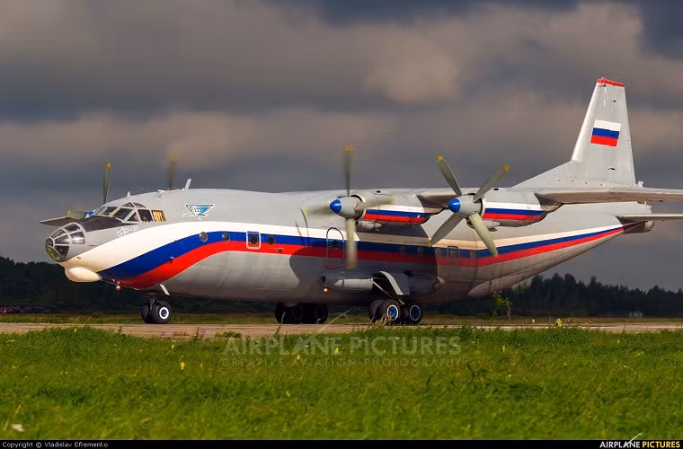Một chiếc An-12 dùng cho hoạt động vận tải đường không của hãng hàng không Aeroflot Nga.