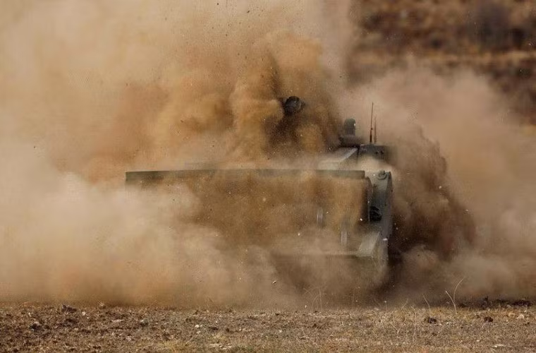 Robot công binh Uran-6 hiện đại này có thể tiến hành loại bỏ các chất nổ như mìn do đối phương triển khai hoặc sau chiến tranh để lại.