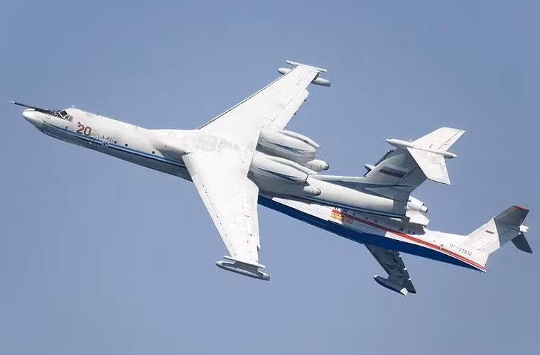 Ngay từ khi xuất hiện, A-40 đã tạo ra cơn sốt của riêng mình không chỉ trong ngành công nghiệp hàng không quân sự mà cả dân sự, thậm chí nguyên mẫu đầu tiên của A-40 mới được hoàn thiện chỉ 70% nhưng khả năng của nó đã vượt xa nhiều mẫu thủy phi cơ khác cùng thời.